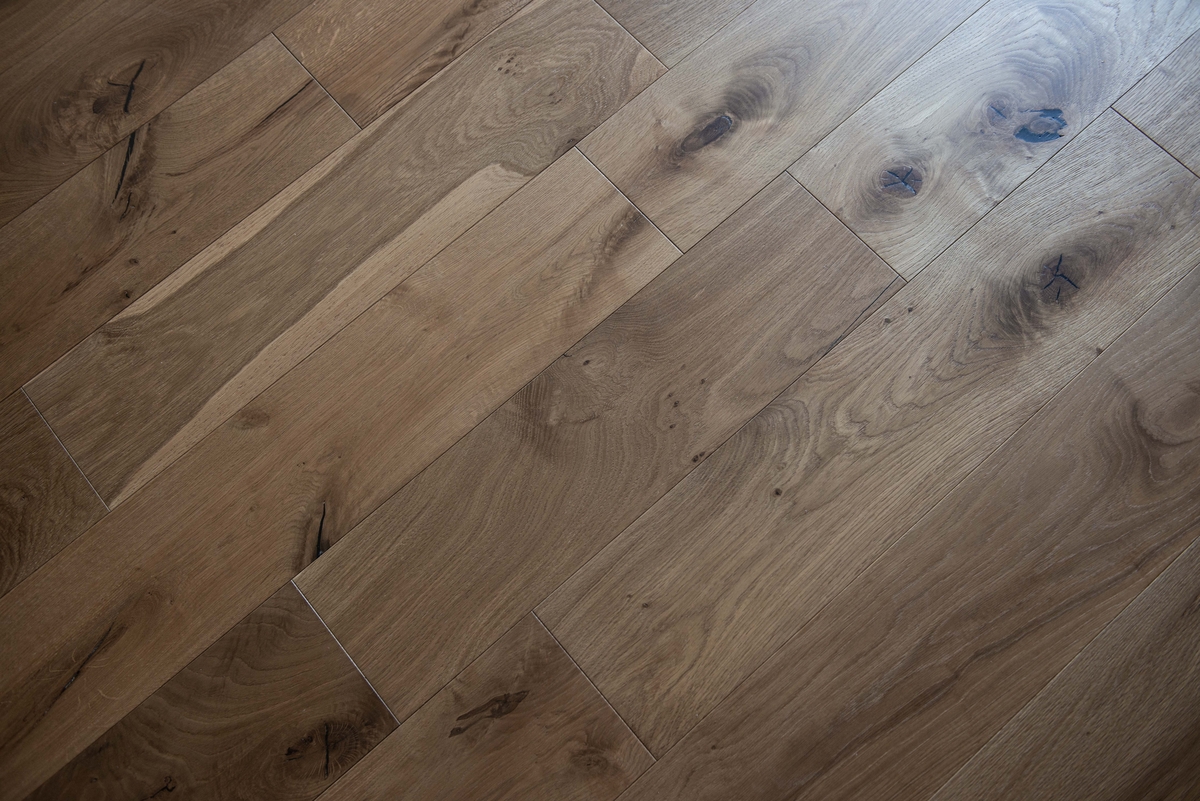 VIT108 Oak Smoked Rustic Brushed and Oiled